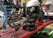 Préparation du montage d'une roue Ar de GSXR avec pneu en 180