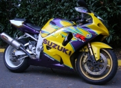 Suzuki GSXR 750 Corona