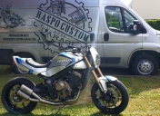 Prête pour être exposée au festival café racer
