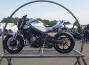 Exposition sur le stand Honda au festival café racer