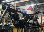 Montage de la fourche de ZX7R + phare et accessoires