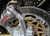 Préparation des nouveaux étriers Brembo
