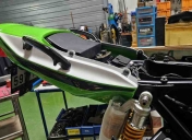 Début de remontage de la carrosserie et ses accessoires.