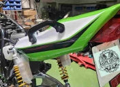 Début de remontage de la carrosserie et ses accessoires.
