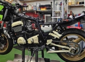 Fin de montage pour la partie basse de la moto