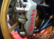 Freinage Av Brembo radial 4 pistons