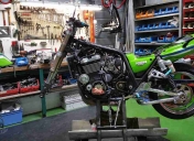 Montage d'une fourche inversée de ZX12-R